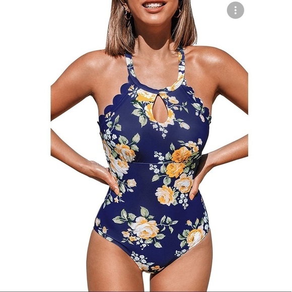 Cupshe Floral Scalloped Swimsuit Woman's Size S - Picture 1 of 17